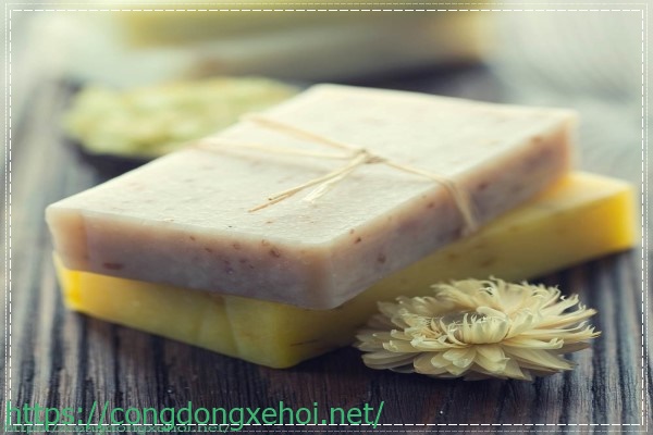Thay bao gối và trải giường thường xuyên để khử mùi hôi triệt để