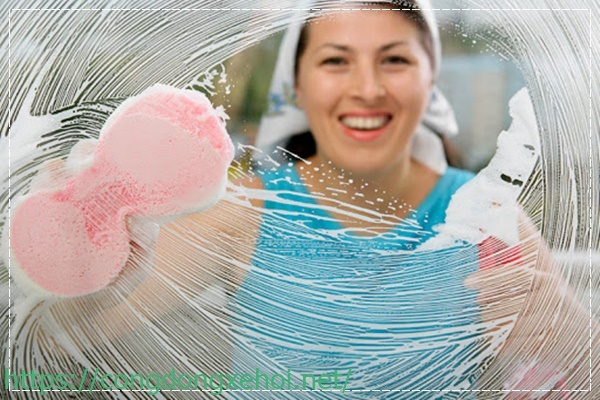 Những lưu &yacute; nhỏ khi l&agrave;m sạch v&aacute;ch k&iacute;nh nh&agrave; tắm