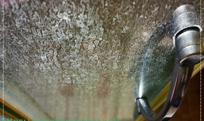 Cách tẩy xi măng trên kính